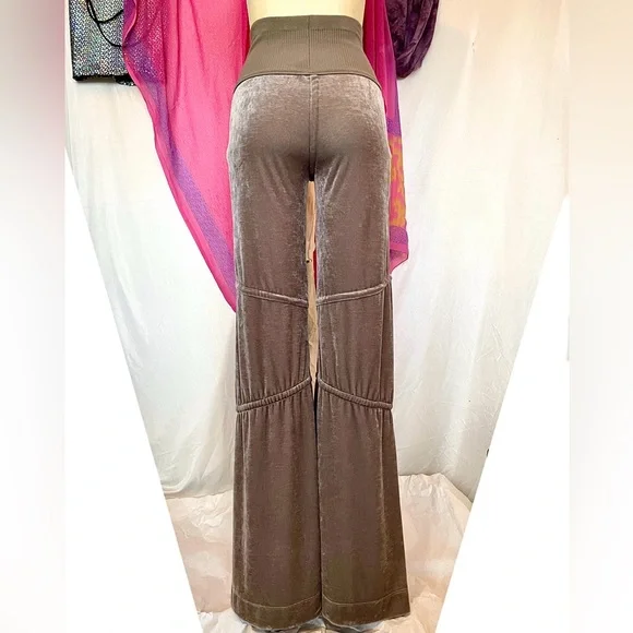 Skaist Taylor Gray Velour Wide-Leg Pants with Foldable Ribbed small - Picture 4 of 7